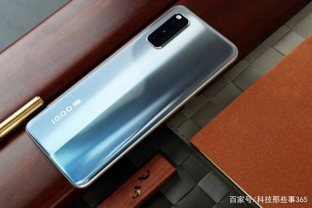 {易七娛樂現金網}(性价比比较高的手机推荐一下) {易七娛樂現金網}(性价比比较高的手机推荐一下)